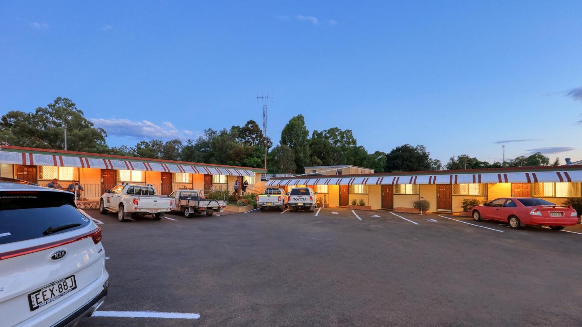 Golden Peak Motel Peakhill Peak Hill Dış mekan fotoğraf